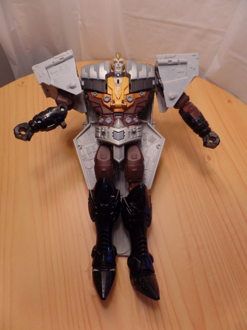 Anakin Skywalker / Darth Vader Crossover Transformer Star Destroyer